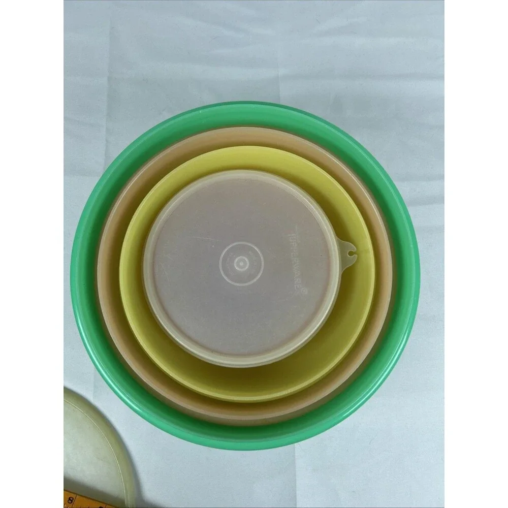 Tupperware vtg nesting